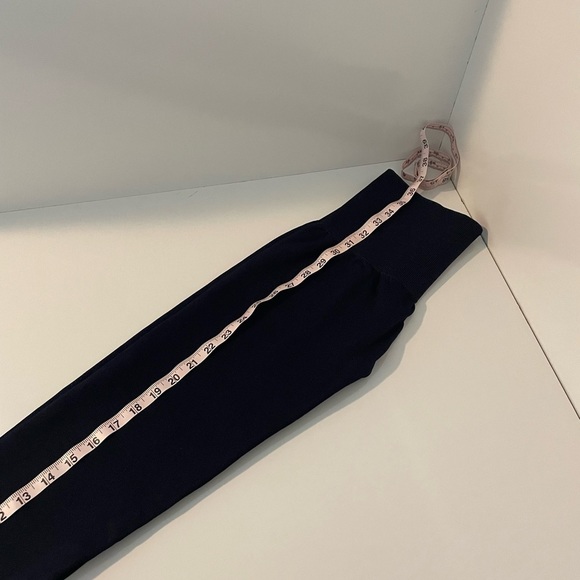 Spanx Love your Assests Seamless Leggings Blue. Flattering and comfortable! - Picture 5 of 8